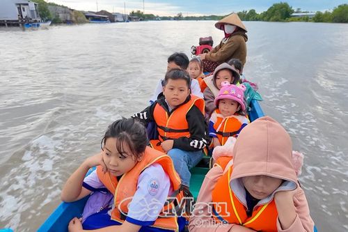 Ðảm bảo an toàn cho học sinh đến trường