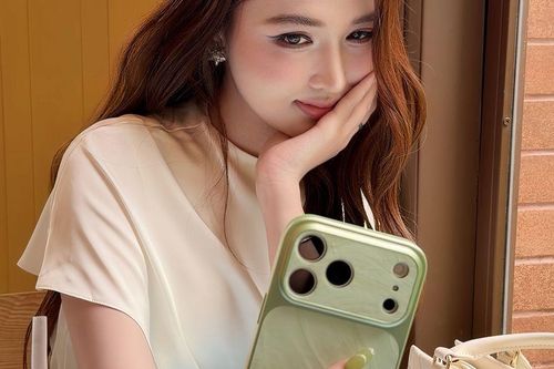 Nhan sắc á hậu Cà Mau từng chinh chiến 5 đấu trường sắc đẹp