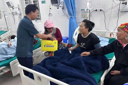 Đang trú mưa trong lều, 4 người ở Sơn La bị sét đánh