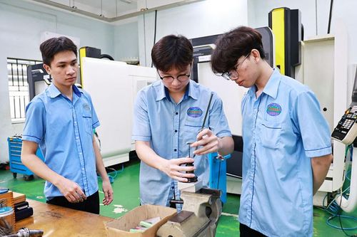 9 trường cao đẳng, trung cấp được chuyển từ bộ về địa phương quản lý