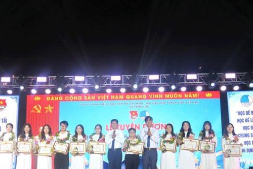 Xã Thiên Lộc tuyên dương 61 học sinh, sinh viên xuất sắc tiêu biểu