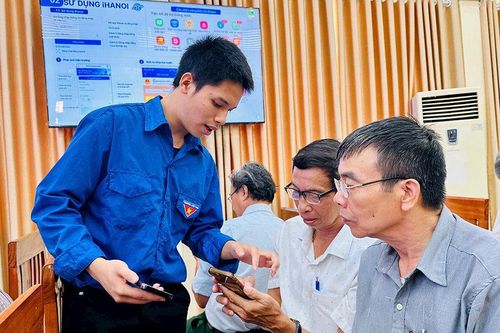 Cải cách hành chính: Tháo gỡ vướng mắc, kiến tạo nền hành chính phục vụ Bài 4: Đồng hành, giúp người dân chủ động tiếp cận