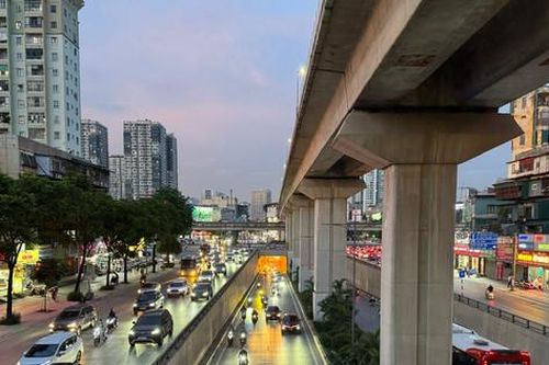 Hà Nội dự kiến thí điểm phủ xanh trụ đường sắt, cầu vượt và hầm chui