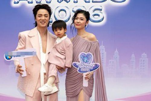 Con trai út nhà Đăng Khôi - Thủy Anh đáng yêu gây chú ý