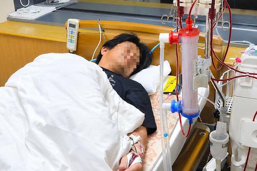 Chàng trai 24 tuổi phải chạy thận suốt đời vì 2 thói quen 1 'thừa' 1 'thiếu'