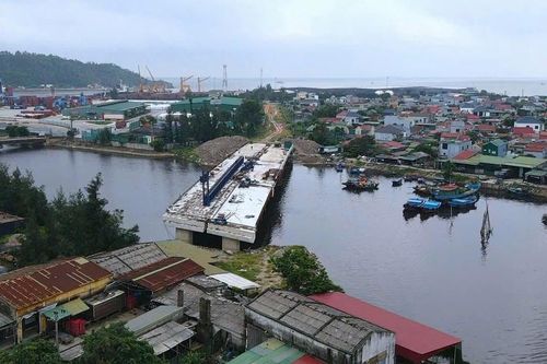 Người dân sống khổ vì tuyến đường gần 1km làm 4 năm chưa xong