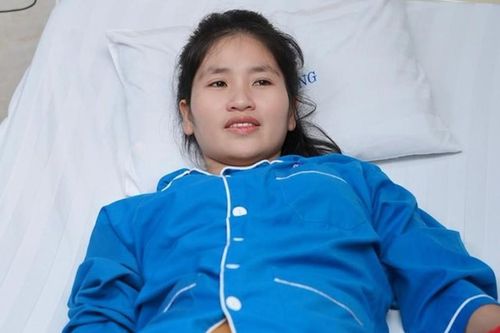 Cô giáo phải cắt chân vì lao ra cứu trò, đã được ra viện sau 1 tháng