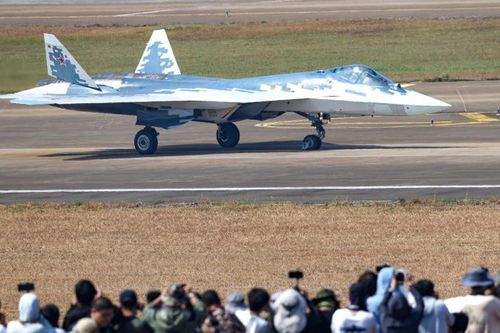 Tiêm kích F-16 Ukraine có 'ăn tươi nuốt sống' được Su-57 Nga?
