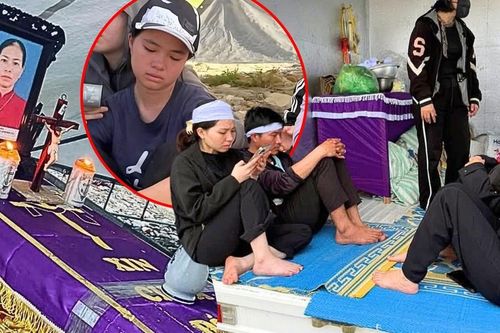Xót xa tìm thấy thi thể người vợ sau vụ lật thuyền trên sông Lam