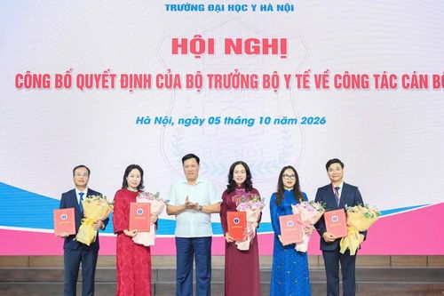 Bộ Y tế trao quyết định bổ nhiệm, bổ nhiệm lại Phó Hiệu trưởng Trường Đại học Y Hà Nội