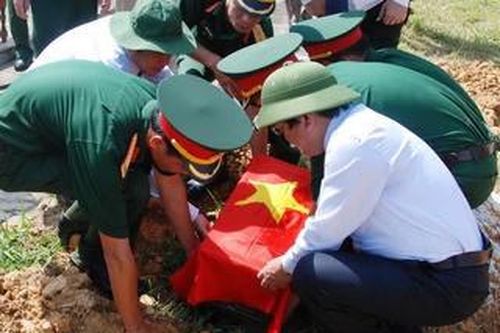 Bàn giao 15.401 mẫu hài cốt liệt sĩ phục vụ giám định ADN