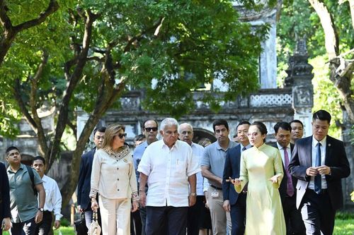 Tổng thống Panama và Phu nhân thăm Văn Miếu-Quốc Tử Giám