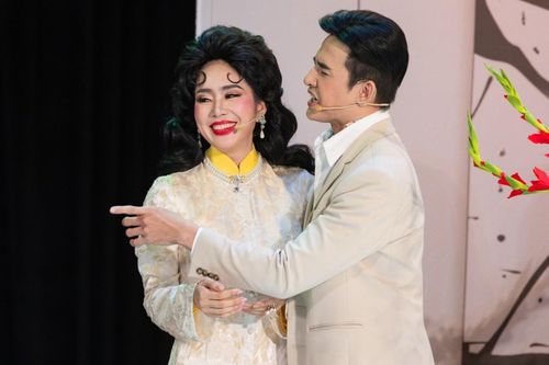 Lê Phương nhận thiếu sót khi đóng 'Giáng Hương' của Thành Lộc