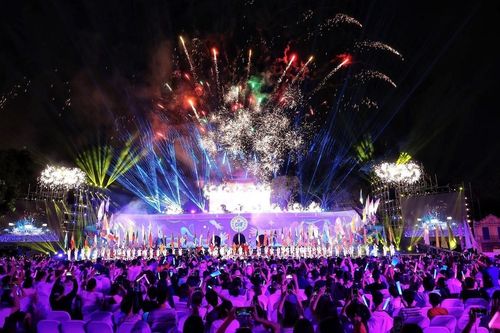 Nhìn lại Lễ hội Văn hóa thế giới tại Hà Nội: Từ gặp gỡ tới hiểu biết và kết nối