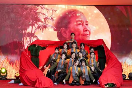 Đưa lịch sử đến gần hơn với học sinh