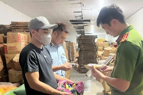 Khởi tố bị can sản xuất, buôn bán hàng giả là thực phẩm, giả mạo nguồn gốc xuất xứ