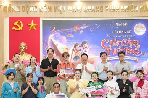 Báo Nhân Dân tổ chức chương trình nghệ thuật 'Chắp cánh tuổi thơ'