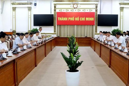 Xem xét, thông qua nhiều nghị quyết nhằm triển khai Luật Phát triển đô thị