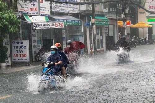 Hôm nay 6-10, Trung bộ và Nam bộ mưa lớn