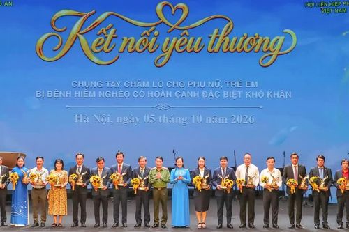 EVN ủng hộ 1 tỷ đồng hỗ trợ phụ nữ, trẻ em mắc bệnh hiểm nghèo