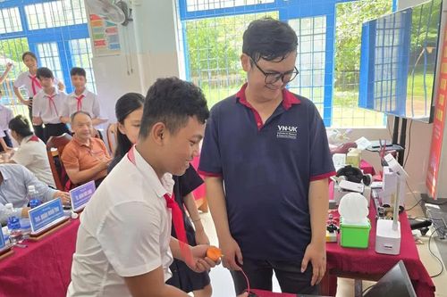 Đà Nẵng mang sân chơi Robotics & STEAM đến với thiếu nhi miền núi