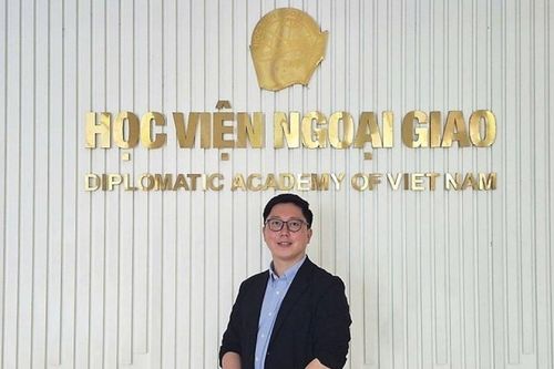 Từ giảng đường đến những bài phóng sự: khi ThS. Choi Wonseok và sinh viên DAV cùng kể câu chuyện Việt - Hàn