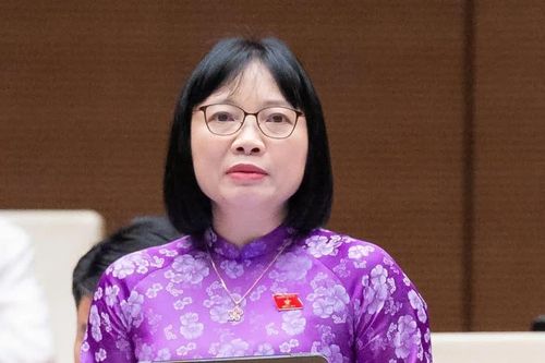 'Bật đèn vàng' với địa phương: Ba góc nhìn để đánh giá cán bộ