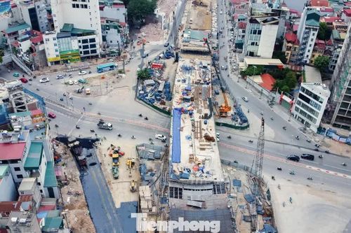 Hiện hình hài hai cầu vượt trên đường Vành đai 1 Hà Nội