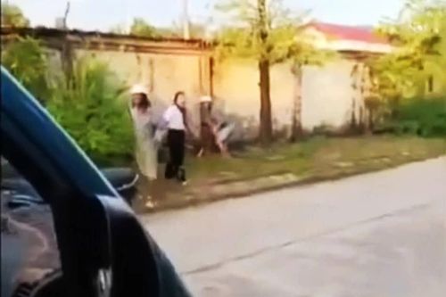Ba mẹ con cô giáo bị chém trên đường: Người mẹ và con gái 11 tuổi qua cơn nguy kịch
