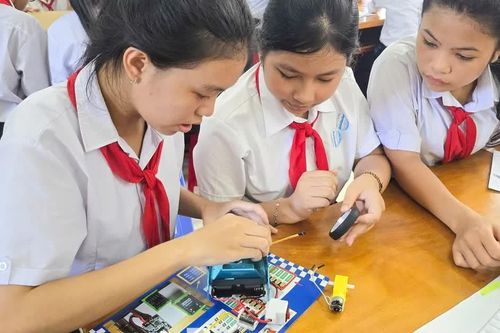 Đà Nẵng đưa Robotics đến với học sinh miền núi
