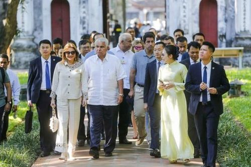 Tổng thống Panama và Phu nhân thăm Văn Miếu - Quốc Tử Giám