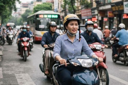 Đội mũ bảo hiểm nhưng không cài quai có bị xử phạt?