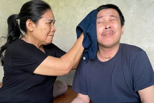 Bố mẹ bán đất, vay tiền cứu con trai gặp nạn, hai cháu có nguy cơ nghỉ học