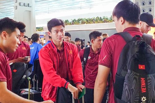 Tuyển thủ Việt Nam vội vã về CLB sau FIFA ASEAN Cup