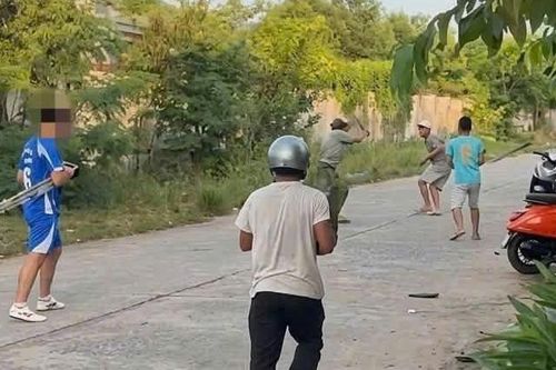 Vụ 3 mẹ con cô giáo bị tấn công trên đường về nhà, nghi phạm khai gì?