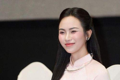Ca sĩ Đặng Ngọc Anh từng 2 lần bị Tiến sĩ, ca sĩ Khánh Ly 'từ mặt'