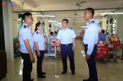 'Về hưu mới thôi cai nghiện'