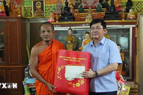 Cần Thơ quan tâm chăm lo đời sống văn hóa, tín ngưỡng của đồng bào Khmer