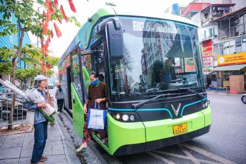 Hà Nội: Thêm 53 xe buýt điện thay thế xe diesel trên 6 tuyến
