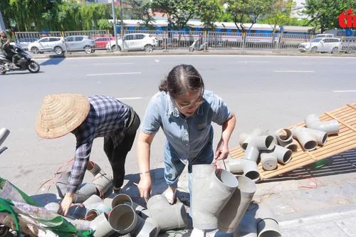 Người dân Hà Nội bắt đầu chuyển đồ, chuẩn bị bàn giao mặt bằng Quốc lộ 1A