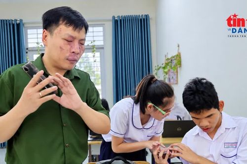 Khoa học công nghệ mở cửa tri thức cho học sinh khiếm thị