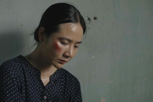 Không còn vẻ sang chảnh, Huyền Lizzie 'biến hình' gây bất ngờ