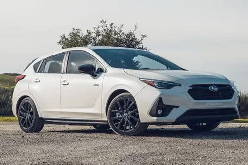 Xe hatchback thiết kế thể thao, công suất 180 mã lực, giá 640 triệu đồng