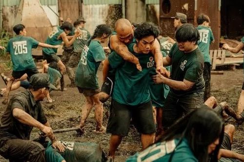'Trại buôn người' cán mốc 300 tỷ đồng