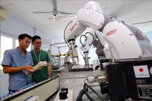 Nhật Bản đẩy mạnh phát triển robot hình người sử dụng AI