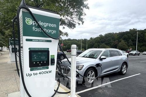 Cuộc chiến 25.000 euro - Xe điện giảm giá bán để sinh tồn ở châu Âu