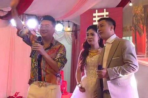 Đàm Vĩnh Hưng hát chúc phúc ở đám cưới Hoài Lâm