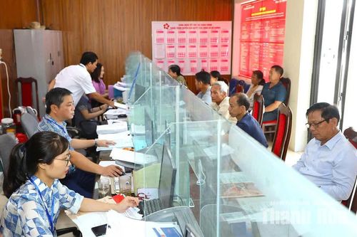 Bất cập trong cấp GCNQSDĐ cho các trường hợp giao đất không đúng thẩm quyền