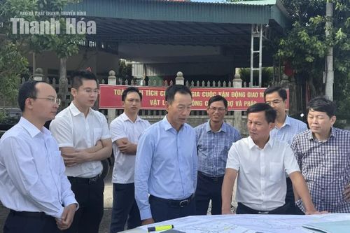 Phó Chủ tịch UBND tỉnh Lê Quang Hùng kiểm tra tiến độ thực hiện và giải ngân vốn đầu tư công các chương trình MTQG