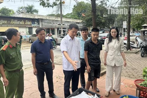 Phường Hạc Thành giải tỏa 7 chợ cóc, chợ tự phát